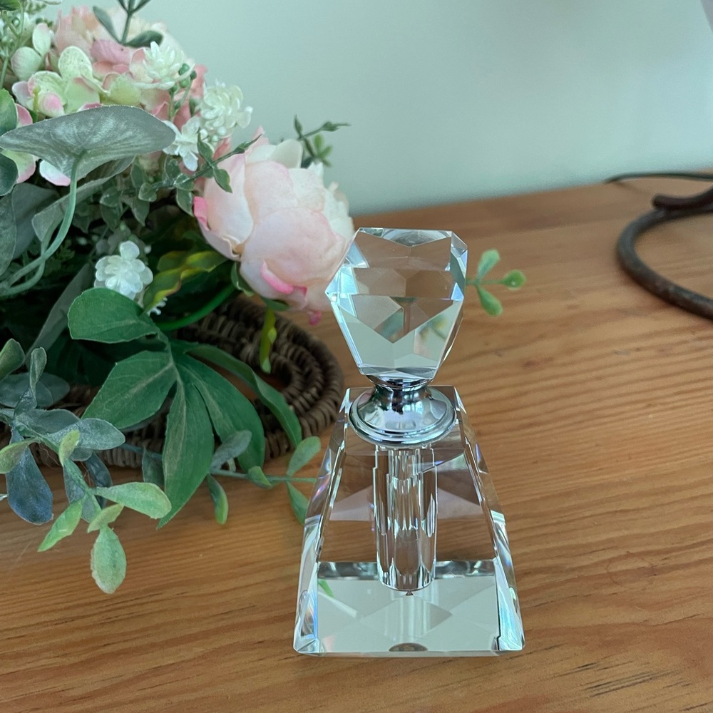 Vintage Clear Glass Crystal Perfume Bottle